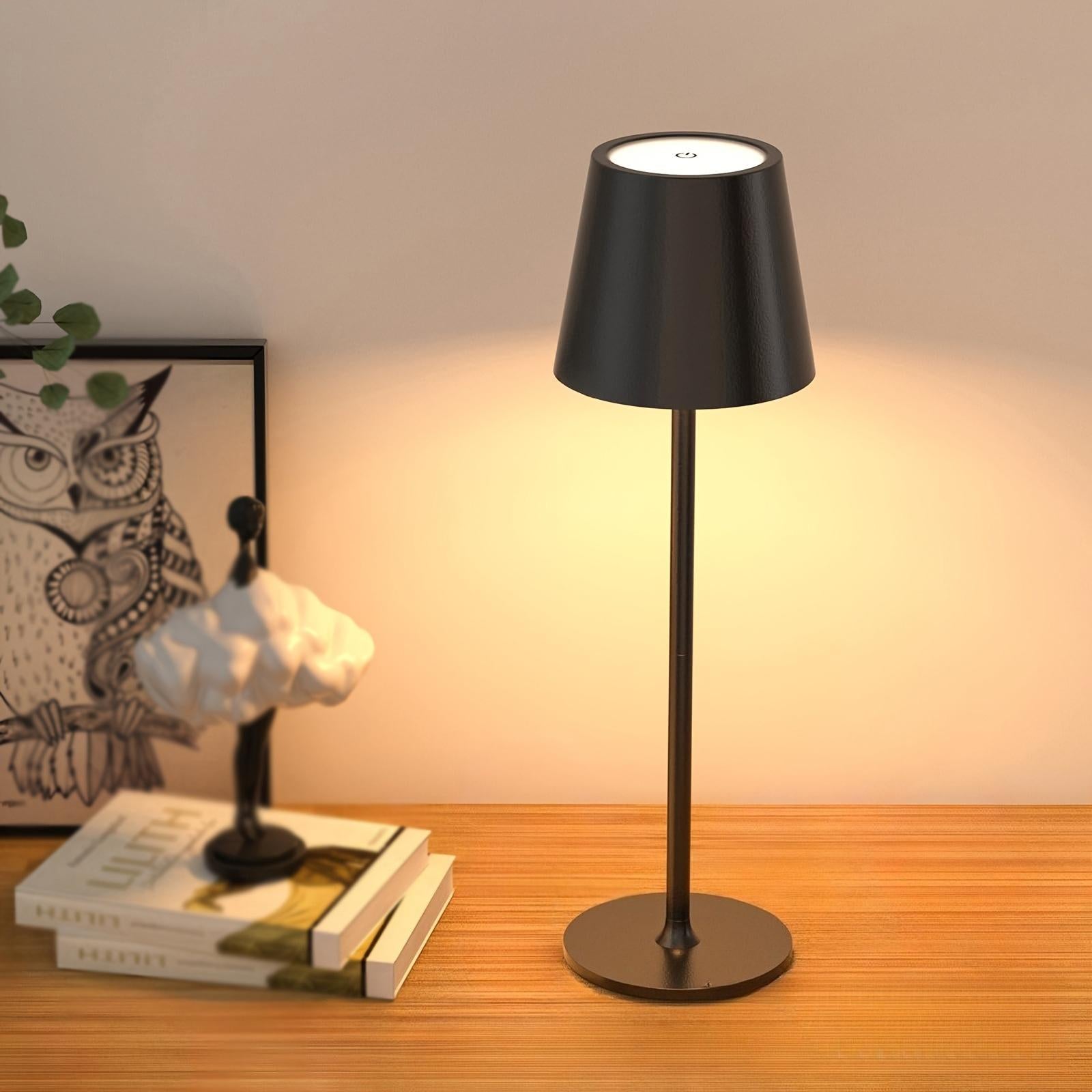 Lampe de table LED design dorée – Rechargeable sans fil | Éclairage moderne et élégant
