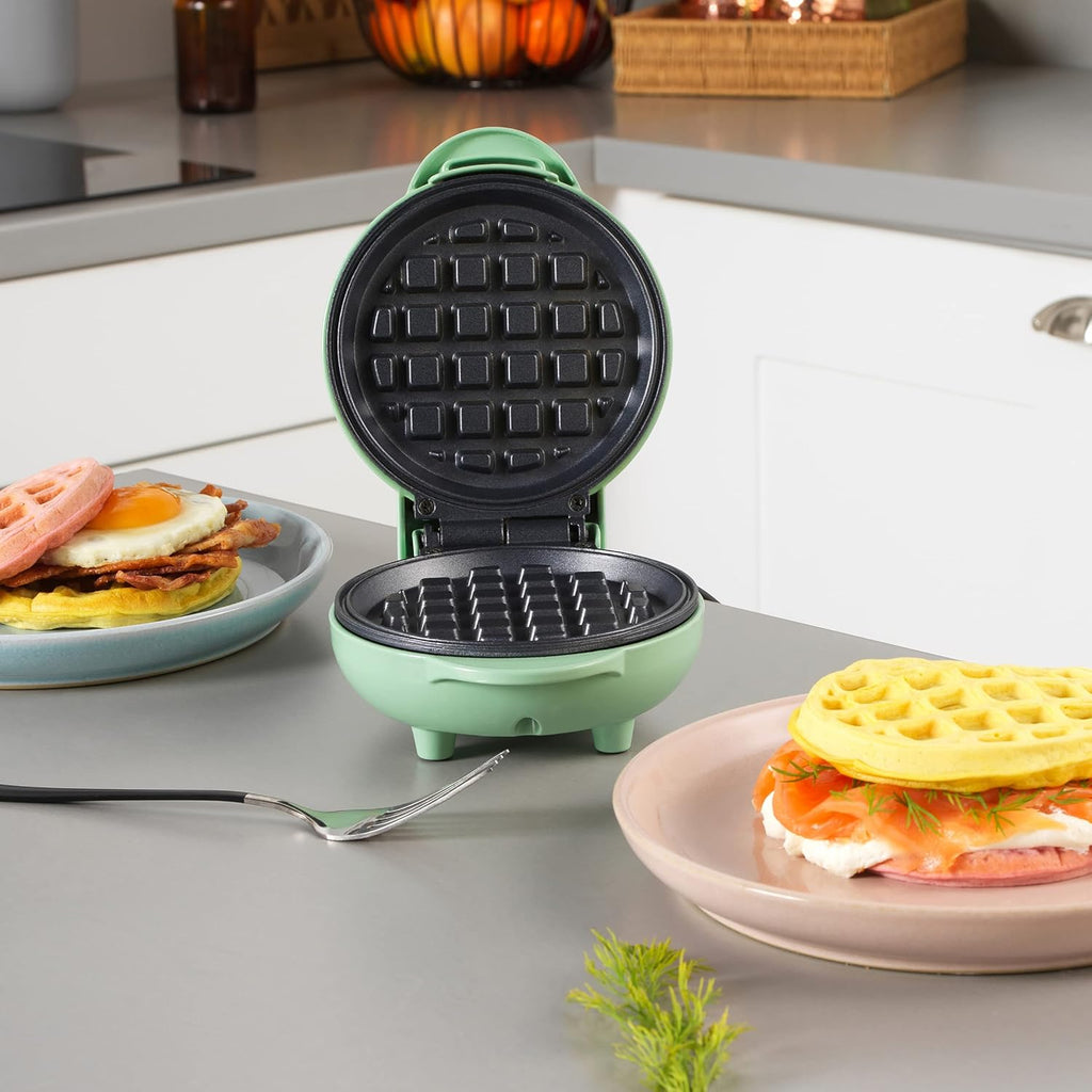 Mini Gaufrier Rond, Machine à Gaufres Électrique Antiadhésif 550W, Plaque de 11.5 cm, Design Compact avec Voyants Lumineux, Gaufrier Vert Pastel, Idéal pour Petit-Déjeuner et Goûter Familial