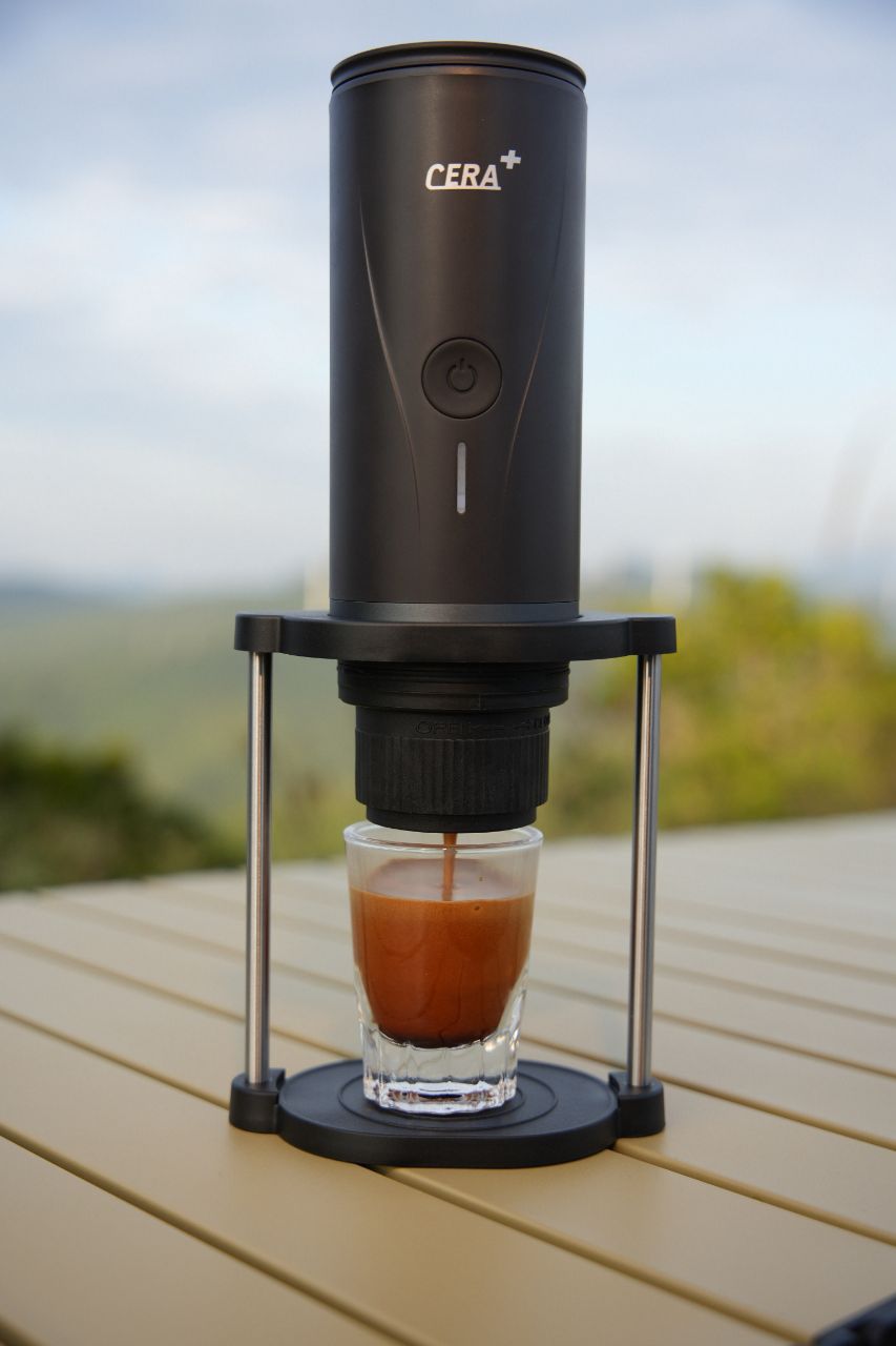 PORTABLE EXPRESSO COFFEE MACHINE